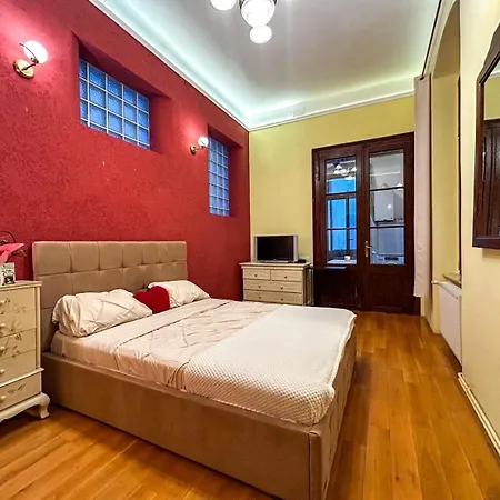 Muresenilor 16 * בראשוב